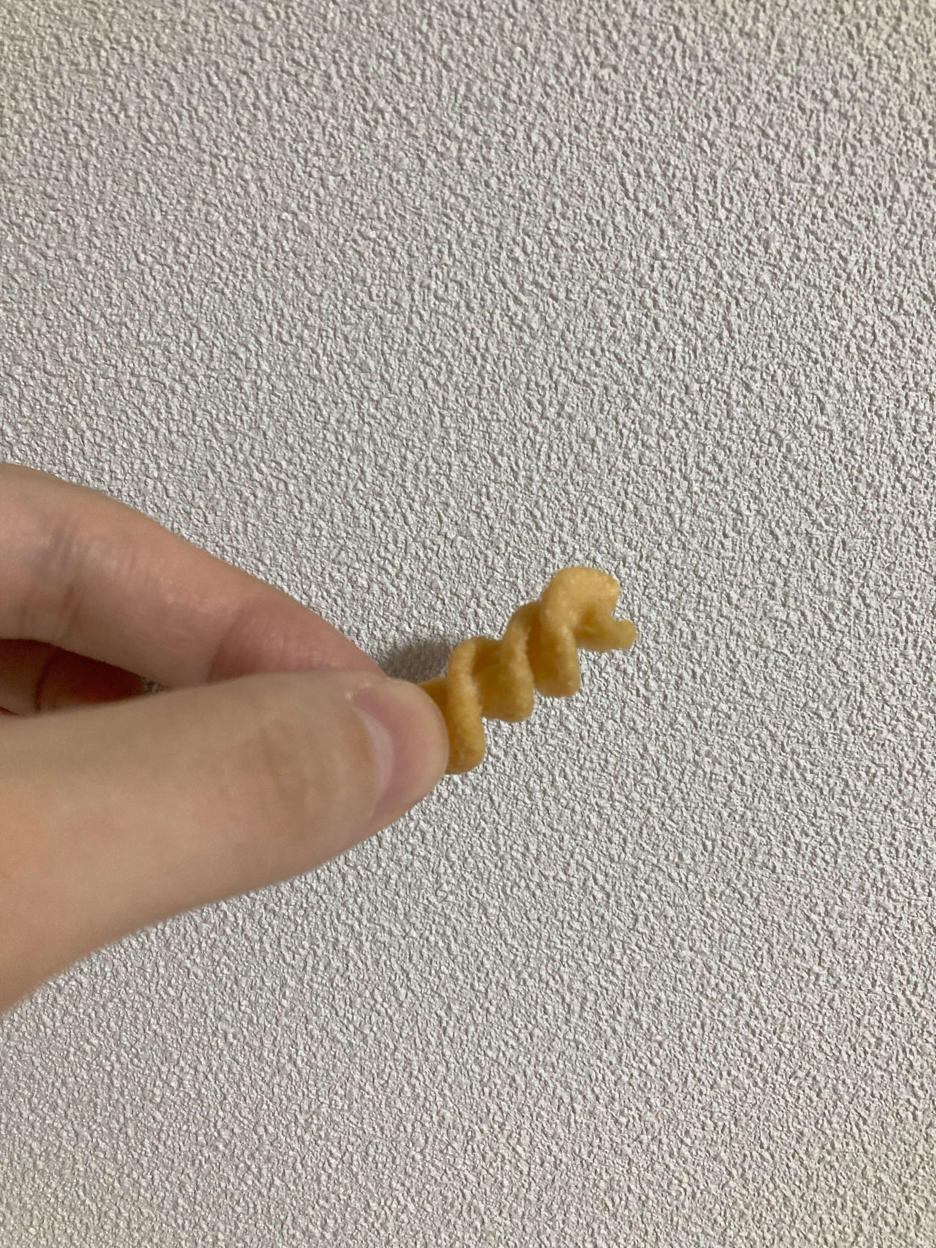 サワークリームオニオン味パスタスナック